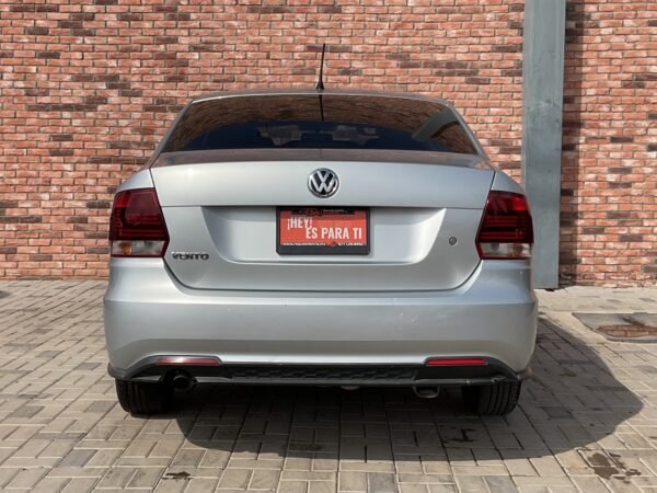 VOLKSWAGEN VENTO