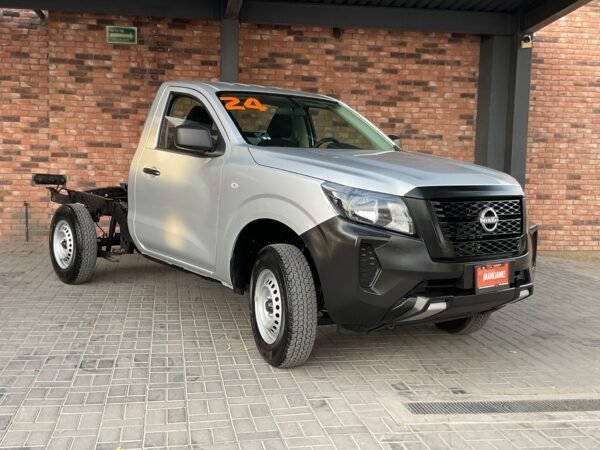 NISSAN NP300