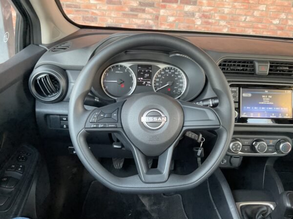 NISSAN VERSA