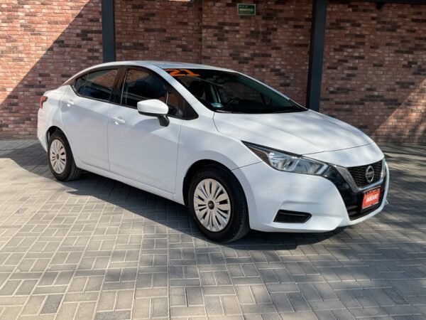 NISSAN VERSA