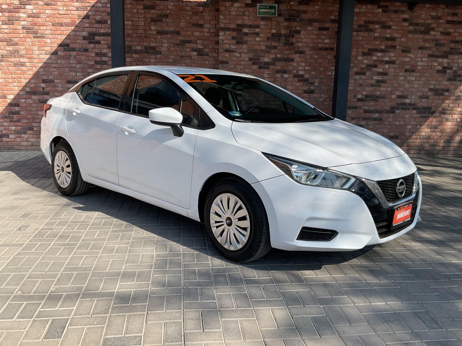 NISSAN VERSA