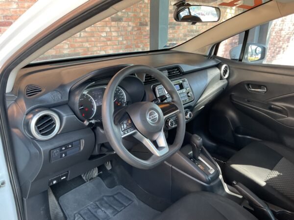 NISSAN VERSA