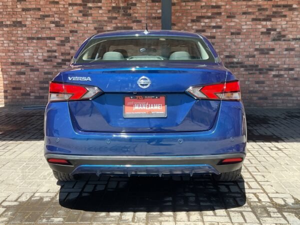 NISSAN VERSA