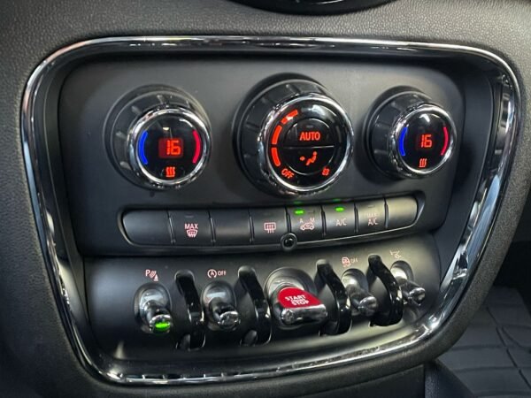 MINI COOPER CLUBMAN