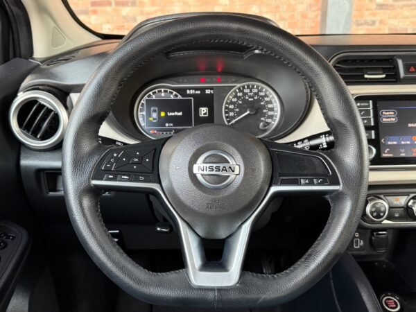 NISSAN VERSA