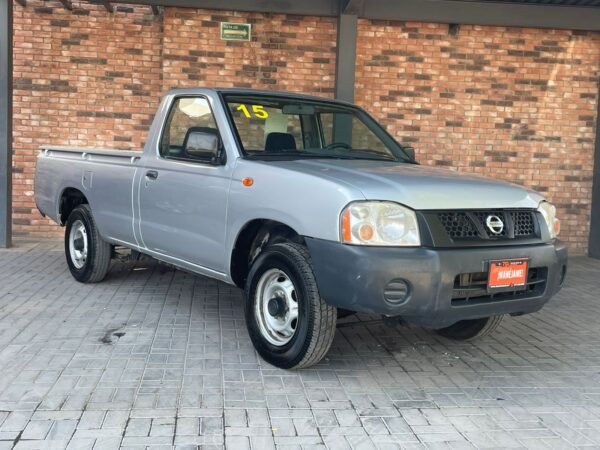 NISSAN NP300