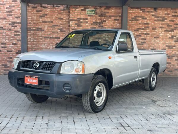 NISSAN NP300