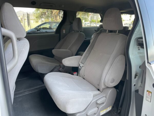 TOYOTA SIENNA