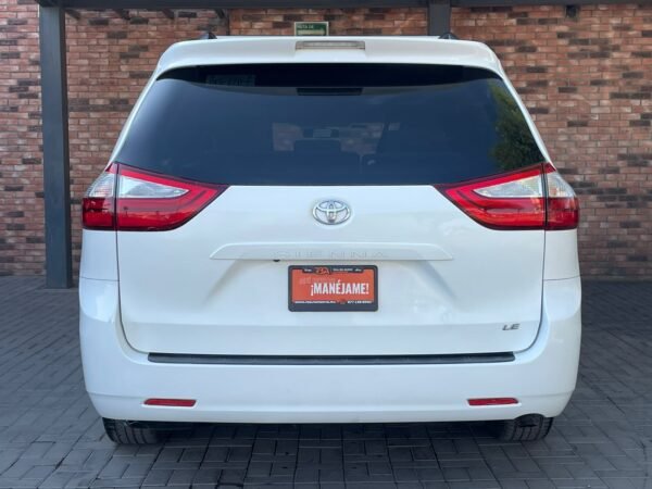 TOYOTA SIENNA