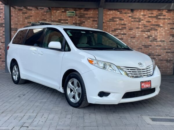 TOYOTA SIENNA