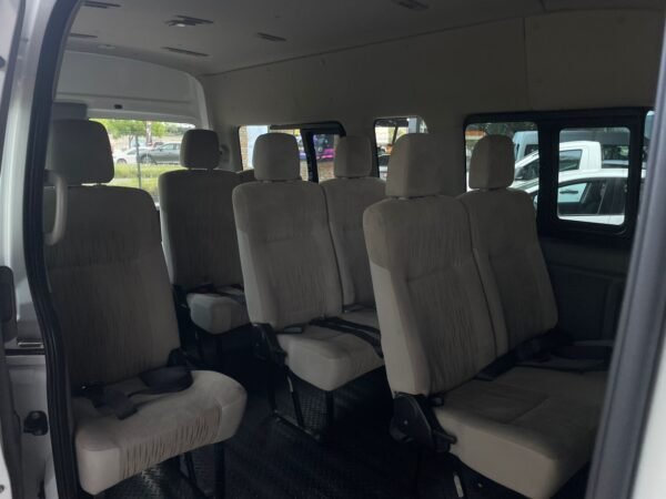 NISSAN URVAN
