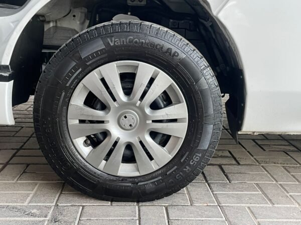 NISSAN URVAN