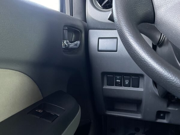 NISSAN URVAN