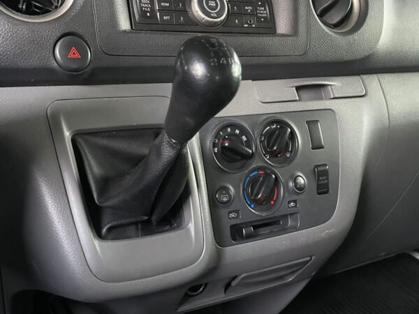 NISSAN URVAN