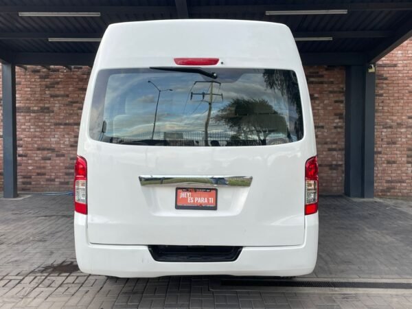 NISSAN URVAN