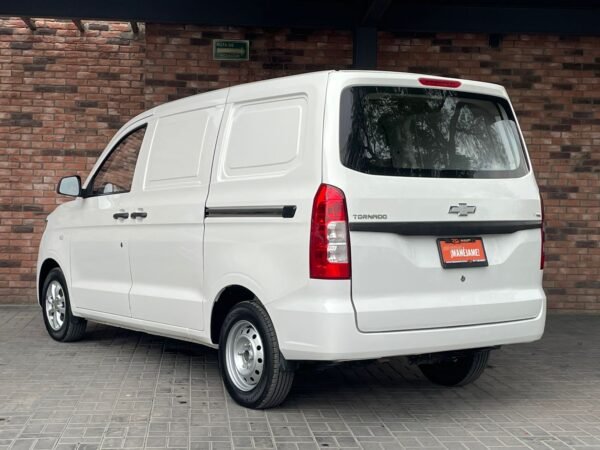TORNADO VAN