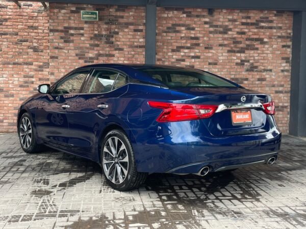 NISSAN MAXIMA