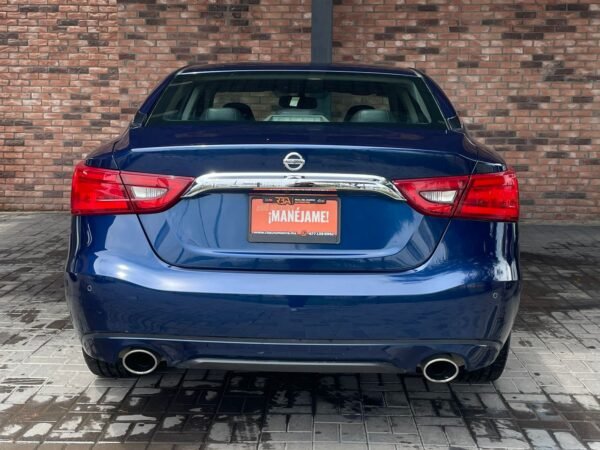NISSAN MAXIMA