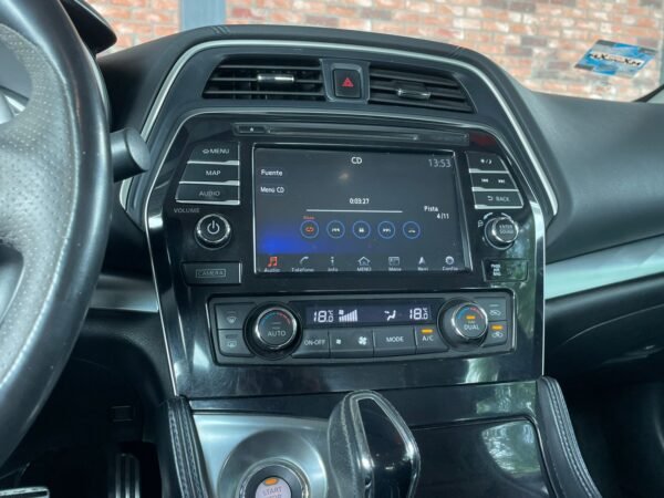 NISSAN MAXIMA