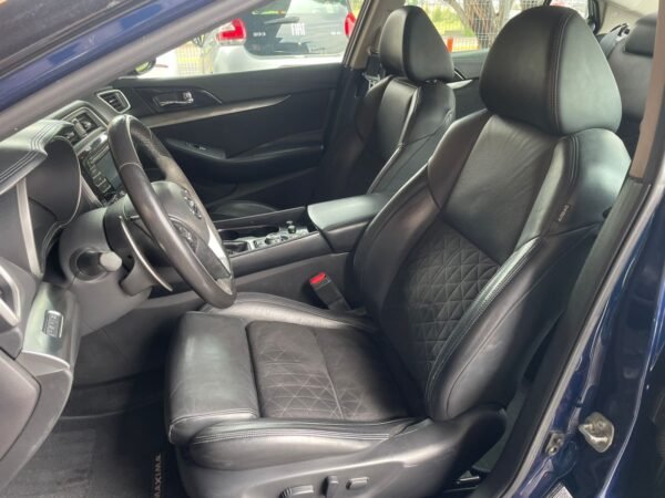 NISSAN MAXIMA