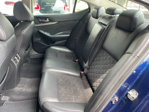 NISSAN MAXIMA