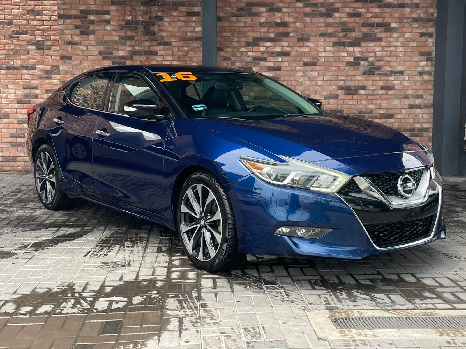 NISSAN MAXIMA