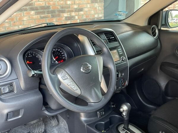 NISSAN VERSA