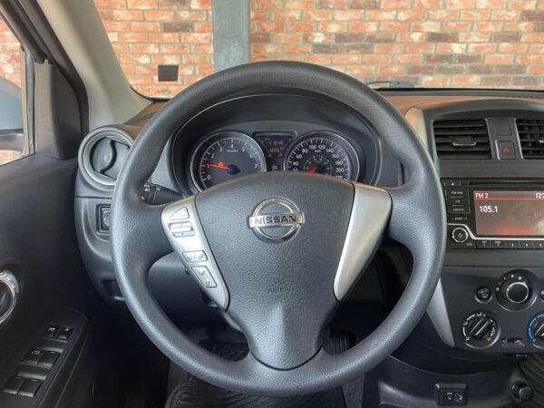 NISSAN VERSA
