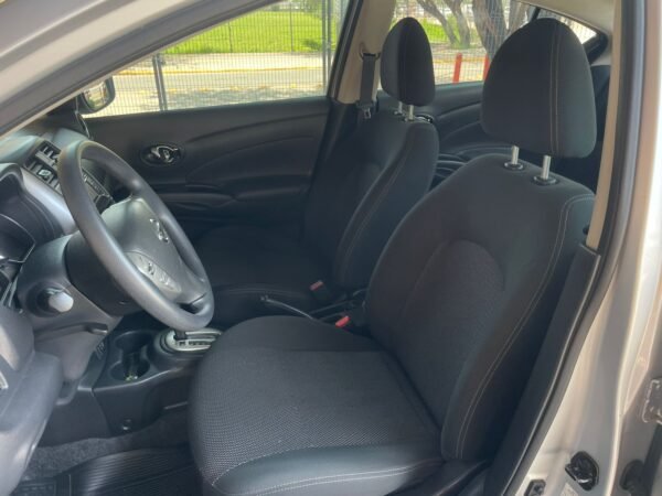 NISSAN VERSA