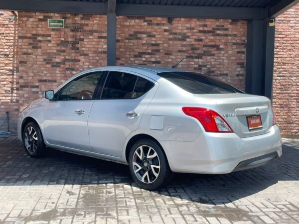 NISSAN VERSA