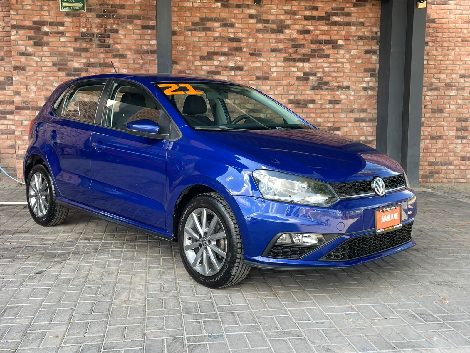 VOLKSWAGEN POLO