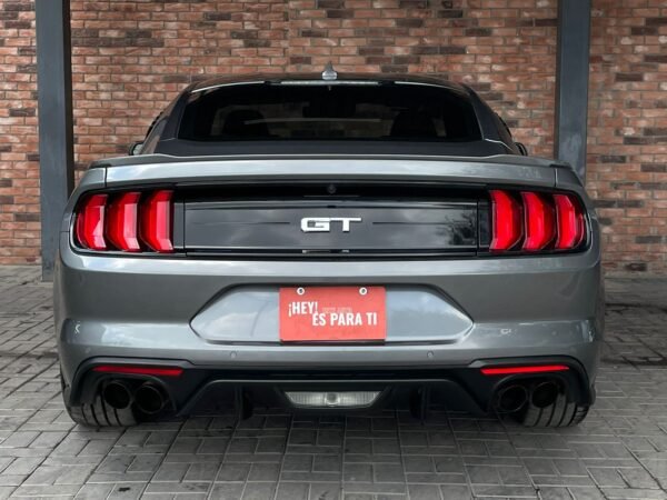 FORD MUSTANG