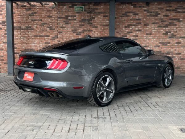 FORD MUSTANG