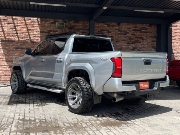 TOYOTA TACOMA
