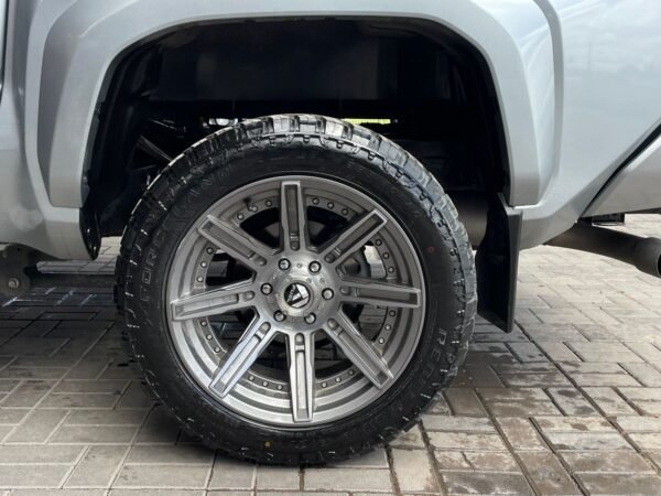 TOYOTA TACOMA