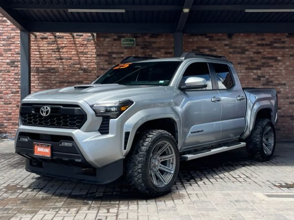 TOYOTA TACOMA