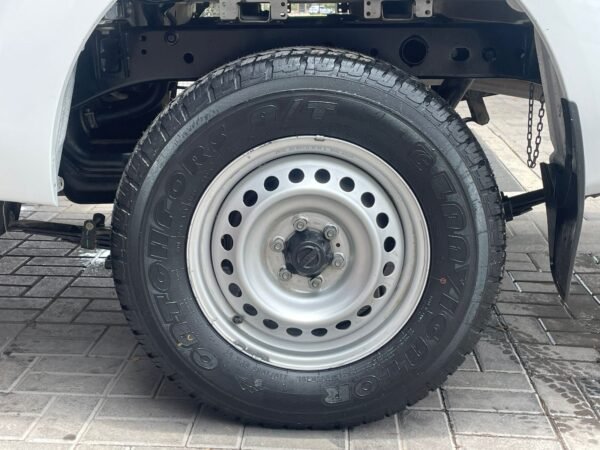 NISSAN NP300
