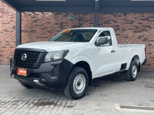 NISSAN NP300
