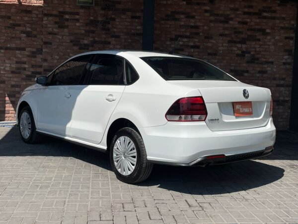VOLKSWAGEN VENTO