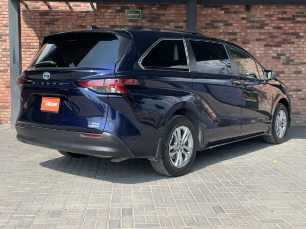 TOYOTA SIENNA