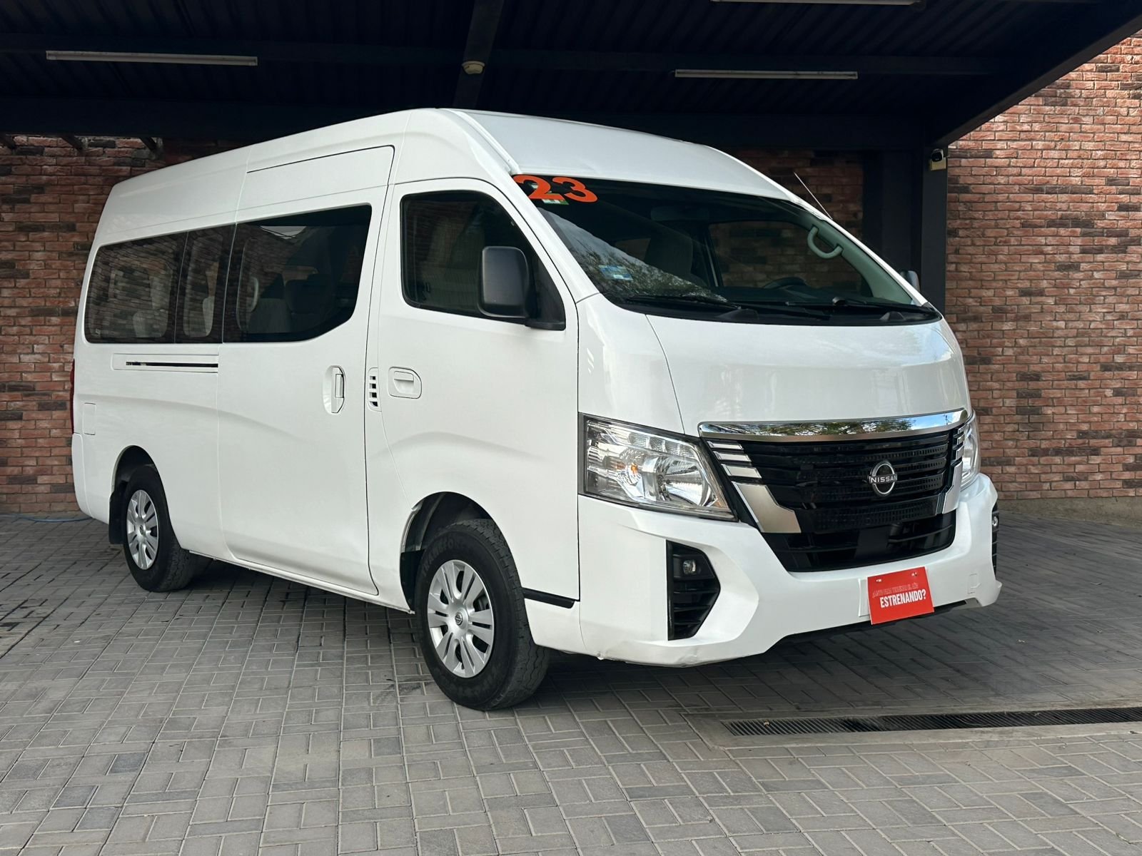 NISSAN URVAN