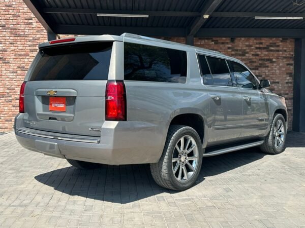 CHEVROLET SUBURBAN