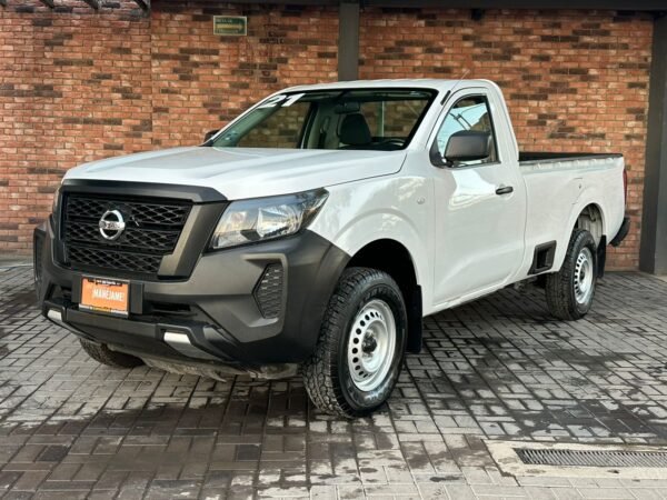 NISSAN NP300