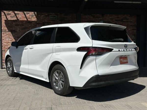 TOYOTA SIENNA