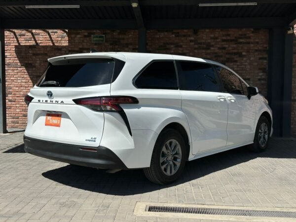 TOYOTA SIENNA