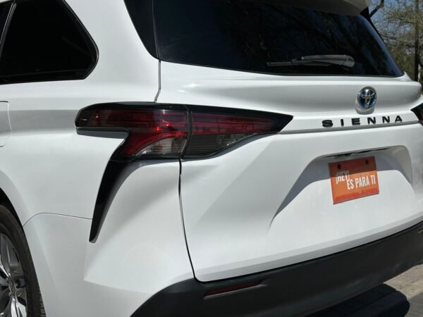 TOYOTA SIENNA