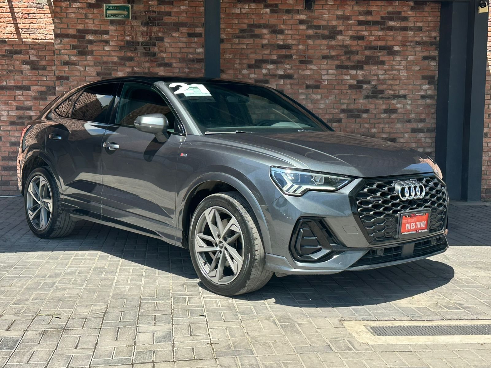 AUDI Q3
