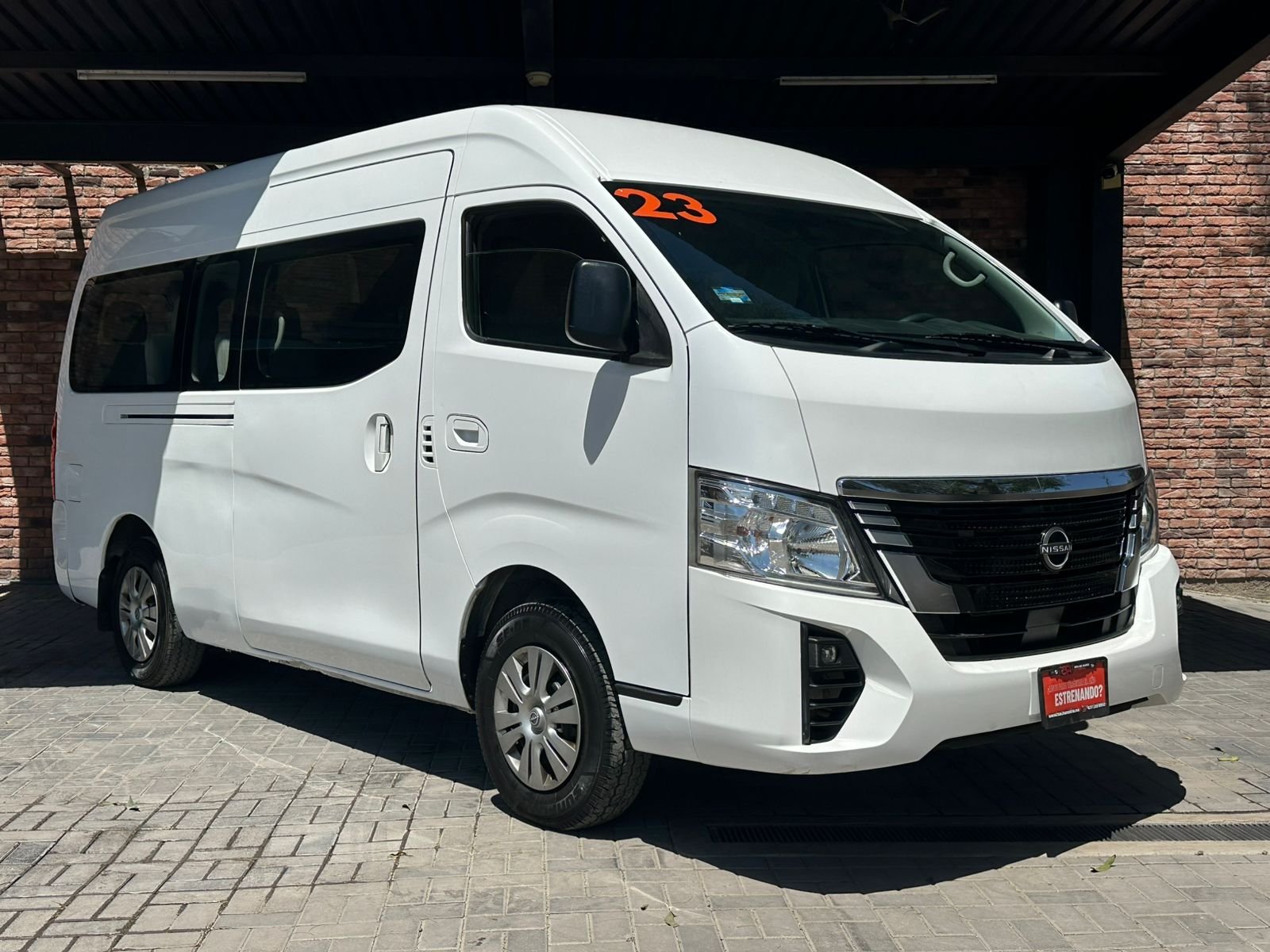 NISSAN URVAN