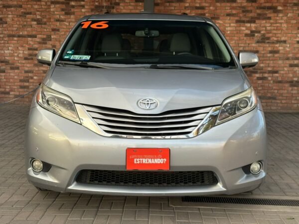 TOYOTA SIENNA