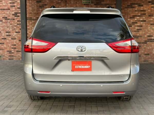 TOYOTA SIENNA